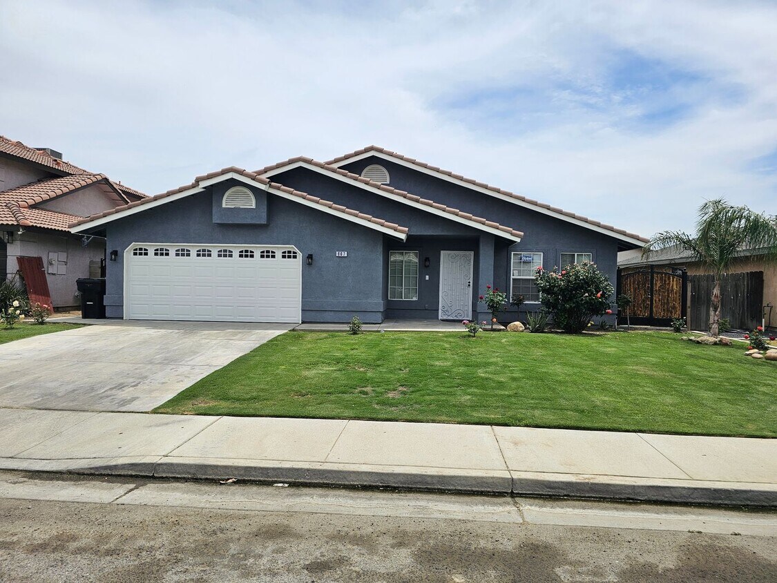 Primary Photo - 4bd 2ba beautiful home