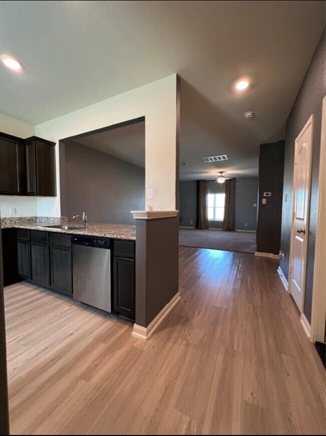 Foto del edificio - 2048 Mule Ridge Dr