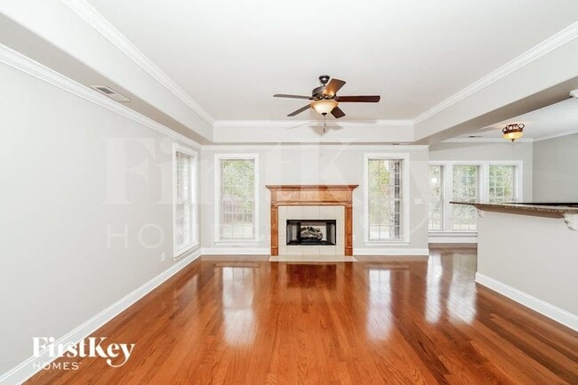 Foto del edificio - 8624 Highlands Dr