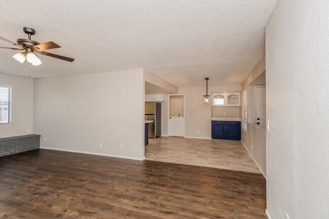 Building Photo - 1020 S Nina Circle