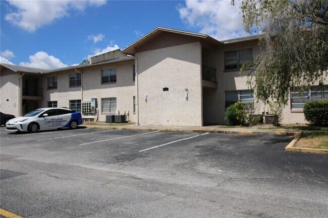 Foto del edificio - 1910 Honour Rd