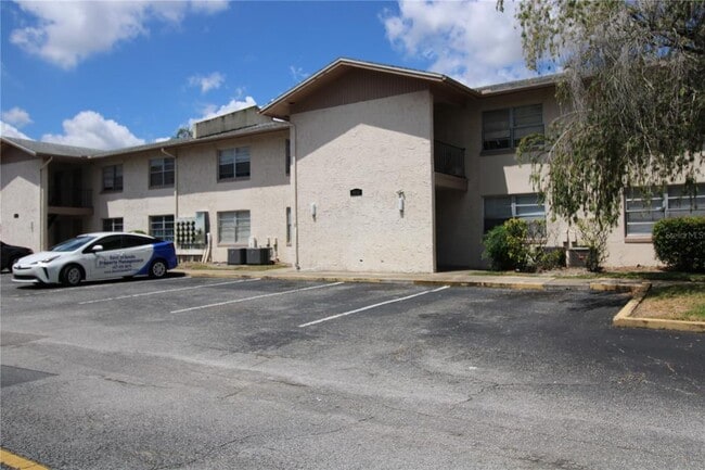 Building Photo - 1910 Honour Rd