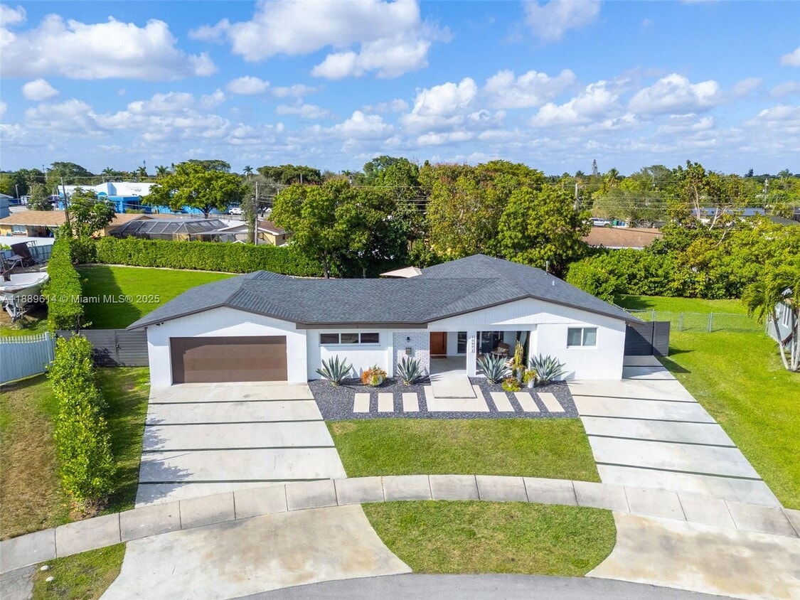 Foto principal - 10971 SW 177th St