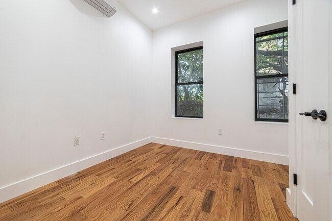 Building Photo - 1808 Saint Johns Plz