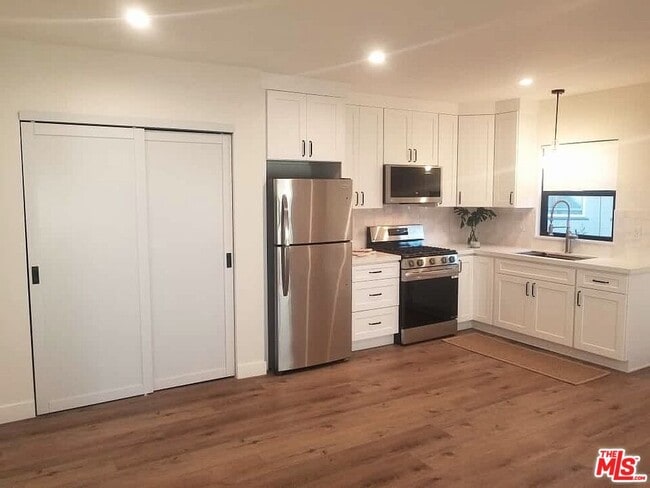 Building Photo - 1122 S Crescent Heights Blvd
