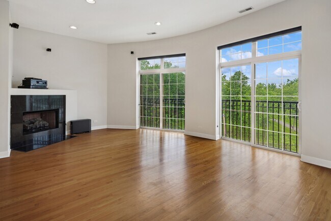 Building Photo - 6423 W Touhy Ave