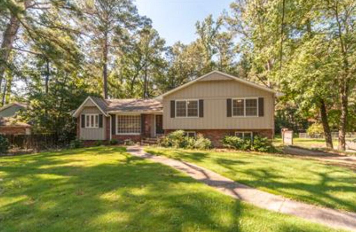 3304 Wisteria Dr, Vestavia Hills, AL 35216 House for Rent in Vestavia