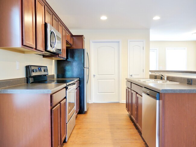 Photo - 747 Old Graves Mill Rd Townhome