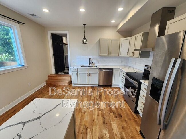 Foto del edificio - 2100 Straubs Ln