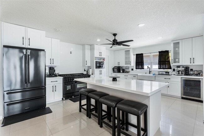Building Photo - 3263 Lorimar Ln