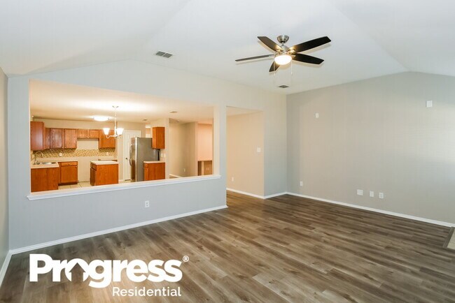 Building Photo - 217 Hilltop Dr