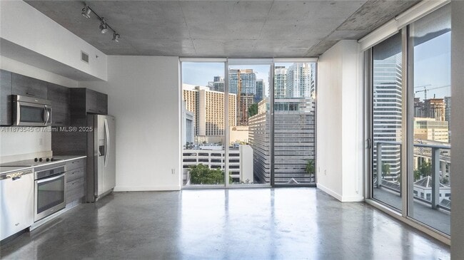 Foto del edificio - 151 SE 1st St
