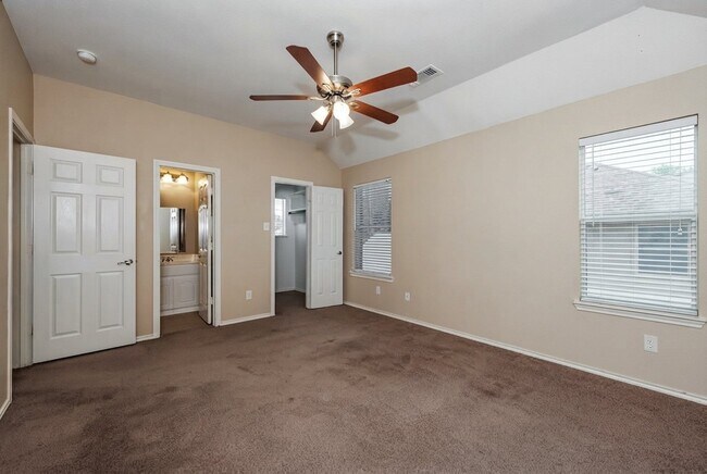 Foto del edificio - 7035 Moss Lk Ct