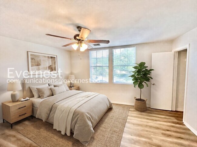 Foto del edificio - 3 Bed, 2.5 Bath Town Home with Garage / Pet-Friendly / Available Now!