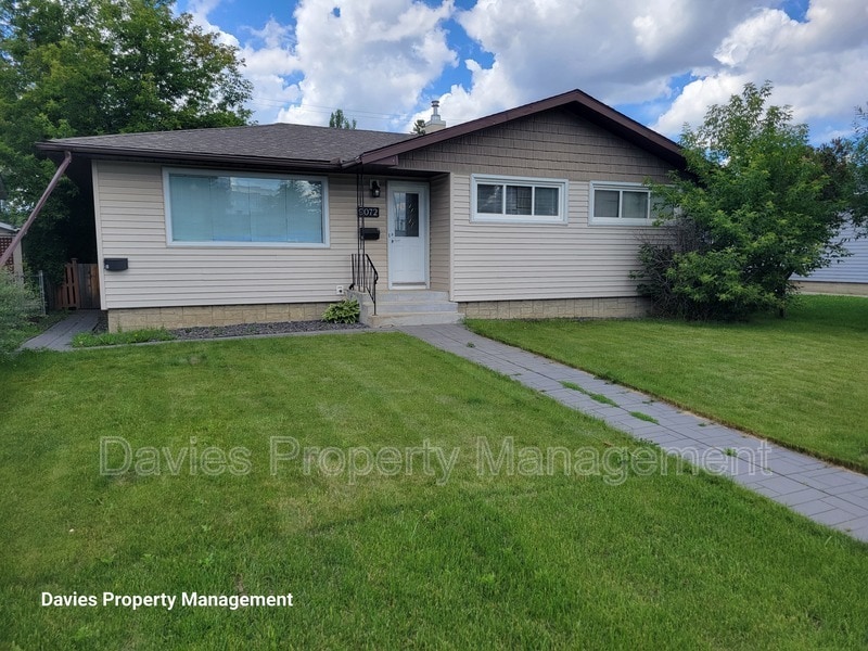 Photo principale - 9072-9052 52 St NW