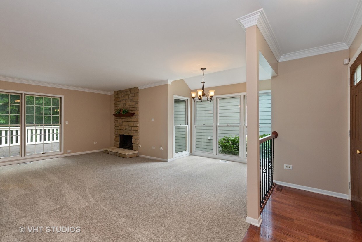 30 Whittington Course, St. Charles, IL 60174 Townhome Rentals in St