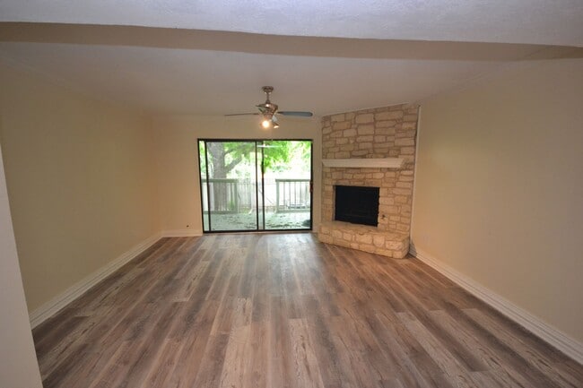 Building Photo - 500 Hesters Crossing Rd