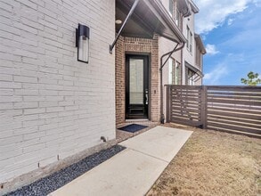 Building Photo - 19707 Curved Steel Dr