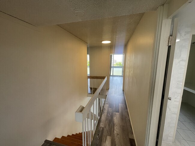 Foto del edificio - 500 University Ave