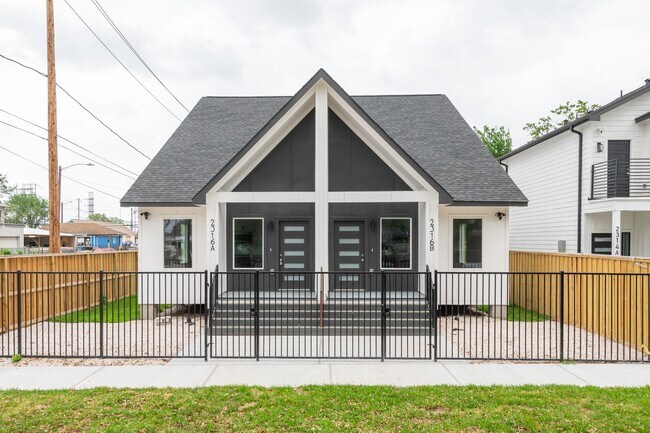 Building Photo - 2316 McKee St