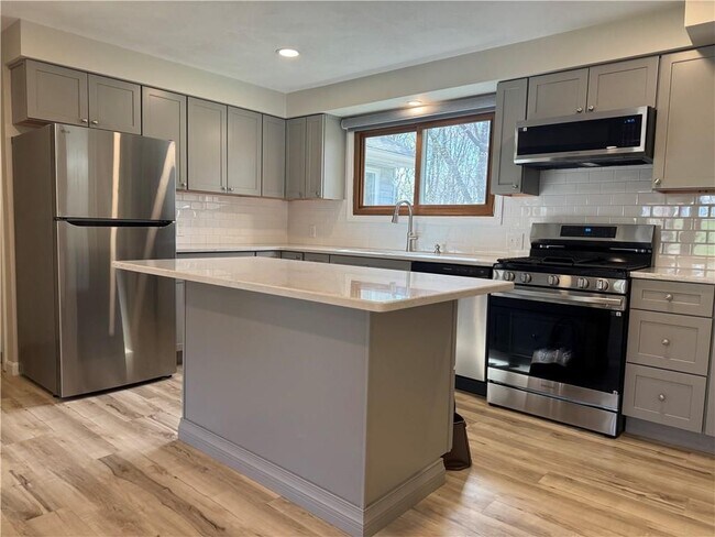 Foto del edificio - 4 Apple Orchard Ln