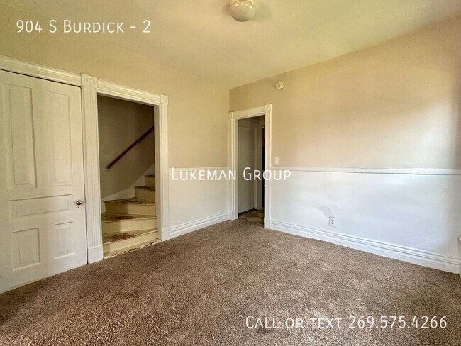 Foto del edificio - 904 S Burdick-2