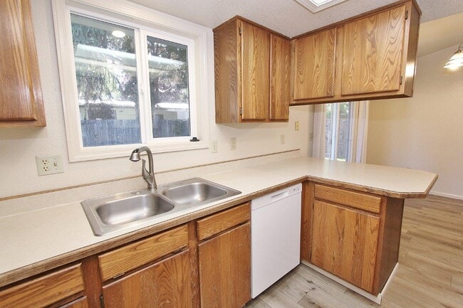 Building Photo - 6883 W Parapet Ct