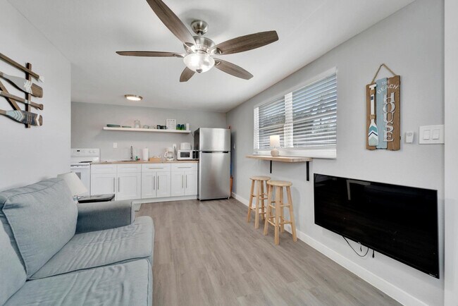Foto del edificio - 8820 Rocky Creek Dr