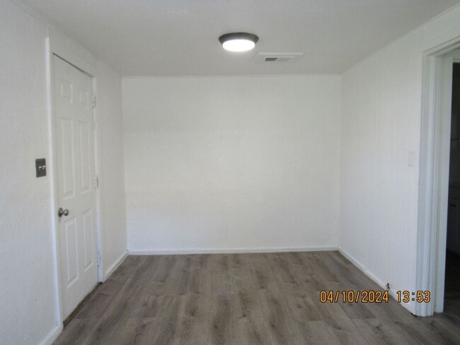Foto del edificio - 755 W 2nd St