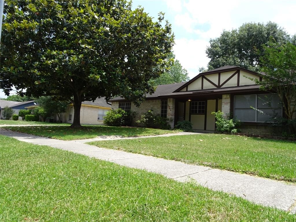 Primary Photo - 2426 Autumn Springs Ln