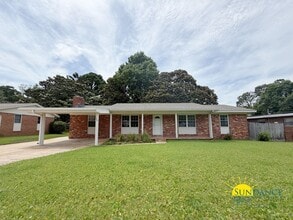 Building Photo - 130 Walton Dr NE