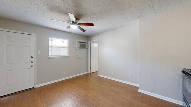 Building Photo - 500 Foch St