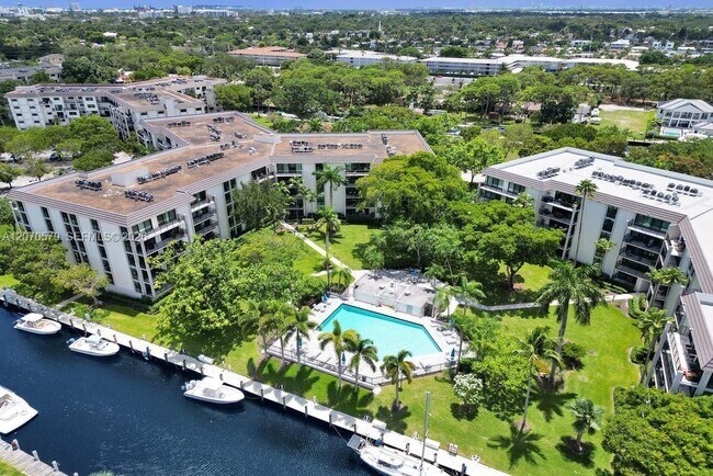 Foto del edificio - 1101 River Reach Dr