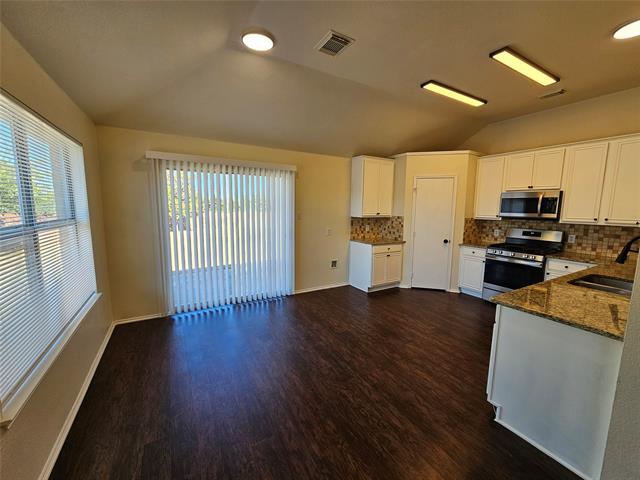 Building Photo - 1120 Chesterfield Dr