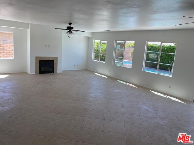 Building Photo - 41183 Bank Ct
