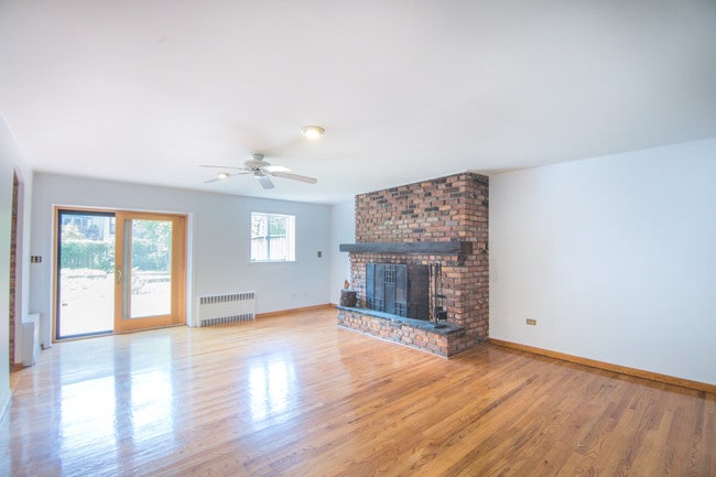 Building Photo - 29 2nd Pl