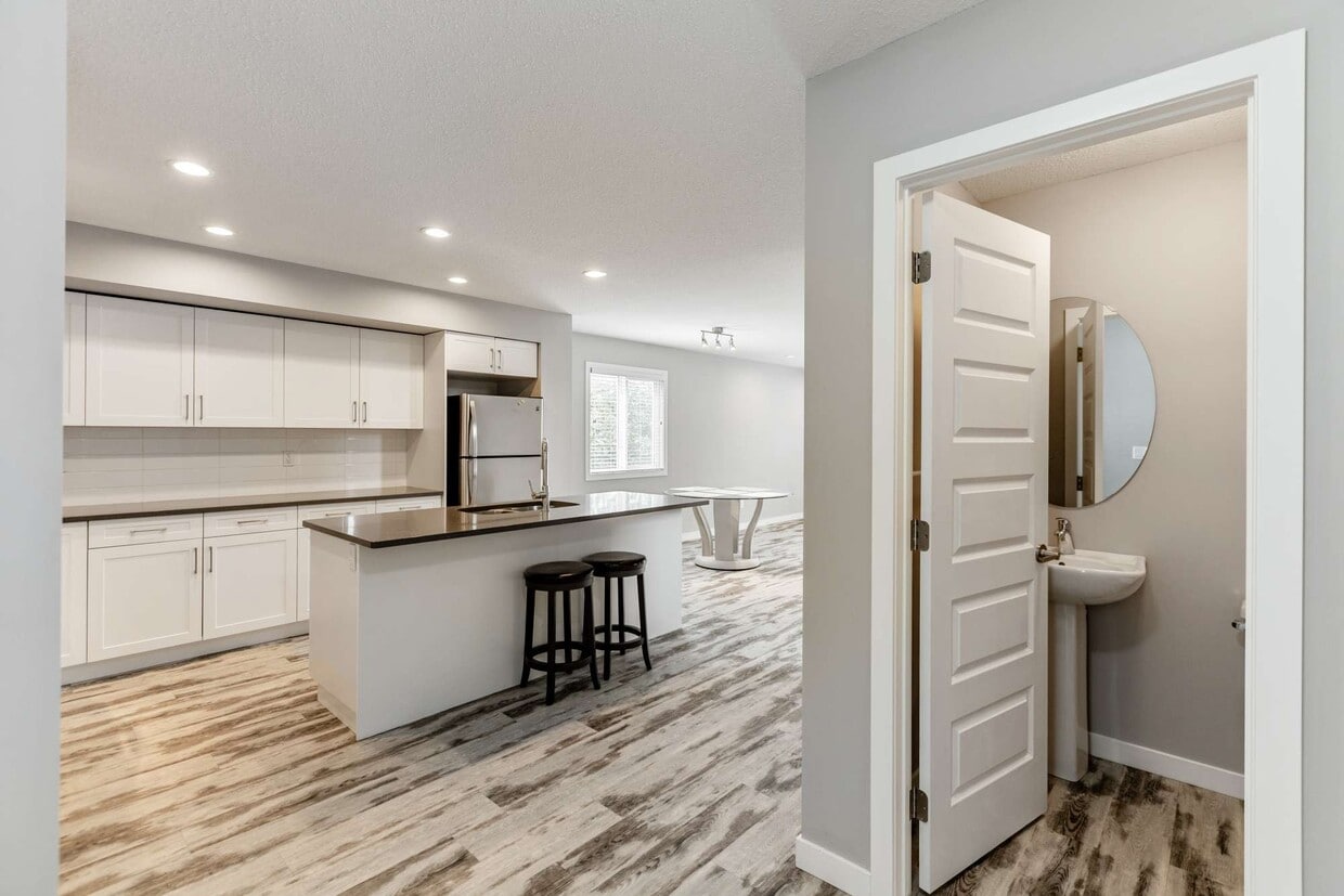Photo principale - 11512-11587 87 St NW