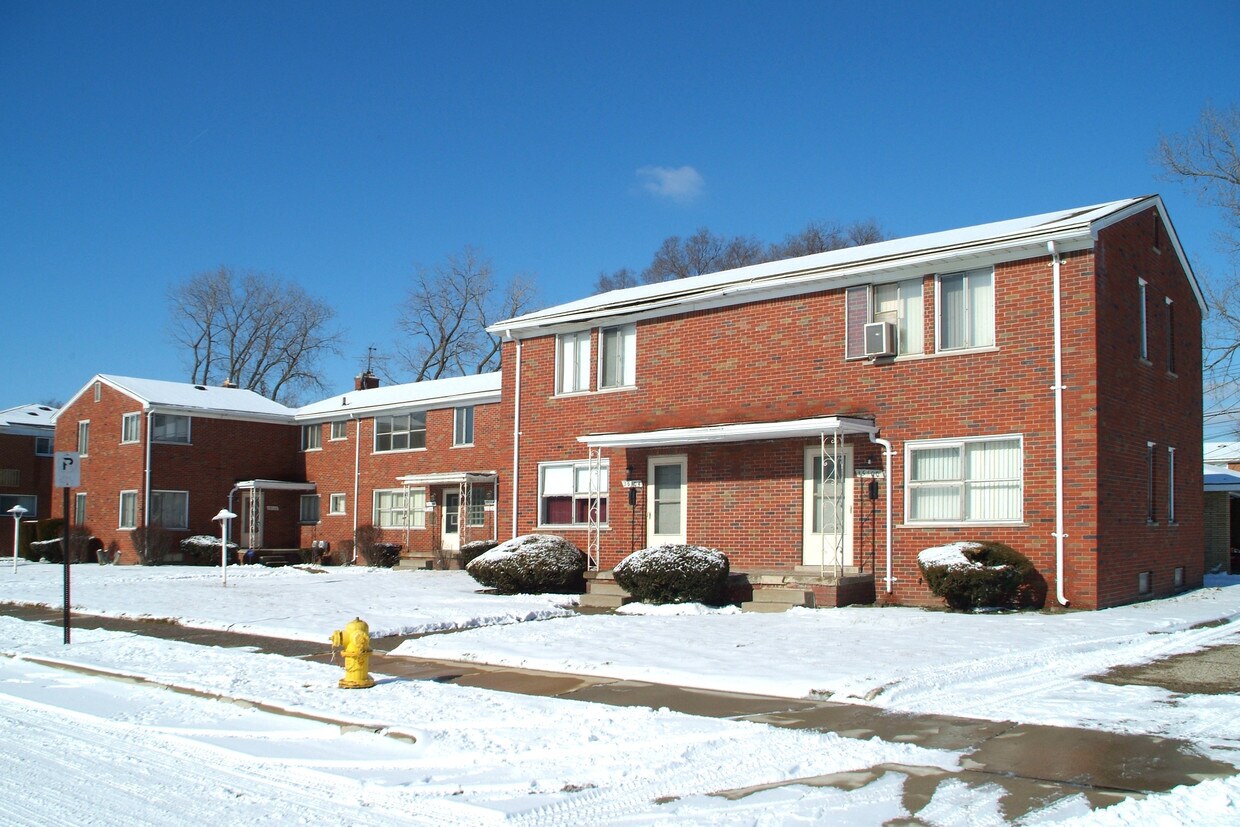 Primary Photo - 15100 Miller St