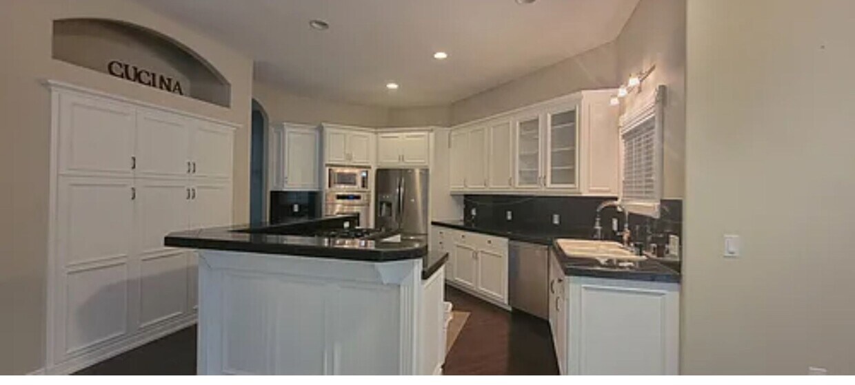Foto principal - 877 Hazeltine Ave SE