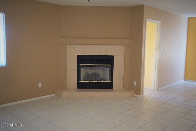 Building Photo - 3015 Candlewood Dr