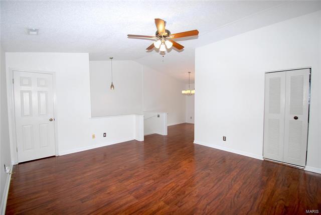 Foto del edificio - 1615 Thrush Terrace