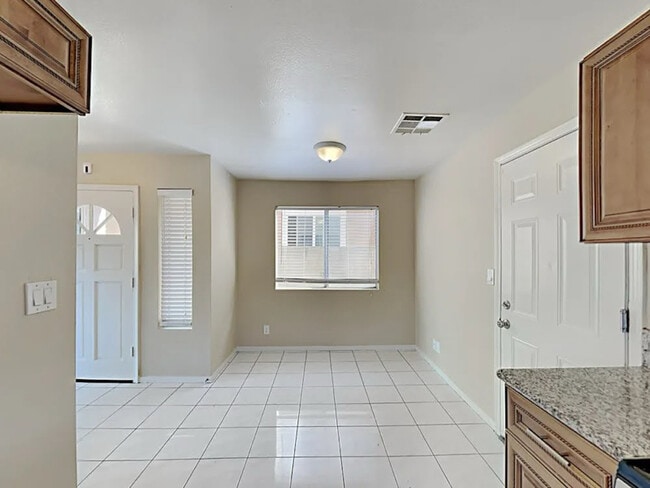 Foto del edificio - 13504 Bixler Ave