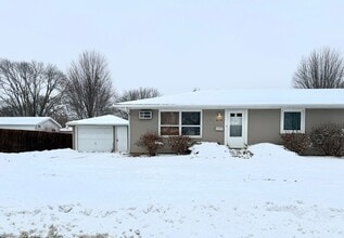 Building Photo - 619 14th St SE