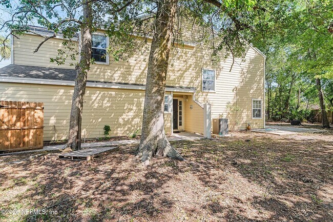 Foto del edificio - 330 Sunrise Cir