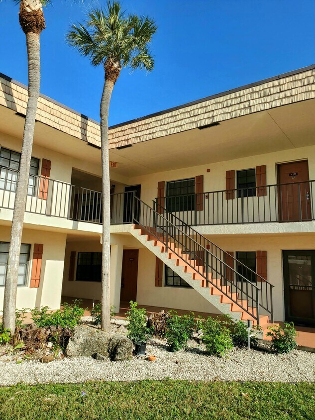 4193 Oak Terrace Dr, Greenacres, FL 33463 Condo for Rent in