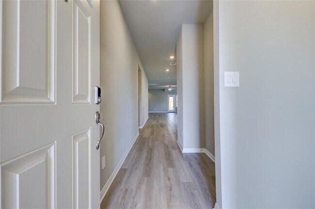 Building Photo - 120 Stellar Wind Dr