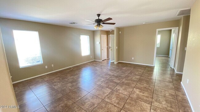 Foto del edificio - 7381 W Palo Verde Dr