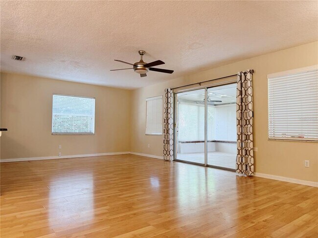 Foto del edificio - 2831 Lion Heart Rd