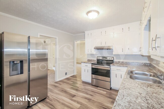 Building Photo - 1673 Moss Dr SW