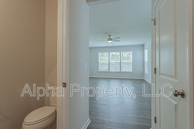 Building Photo - 10 Limestone Wy